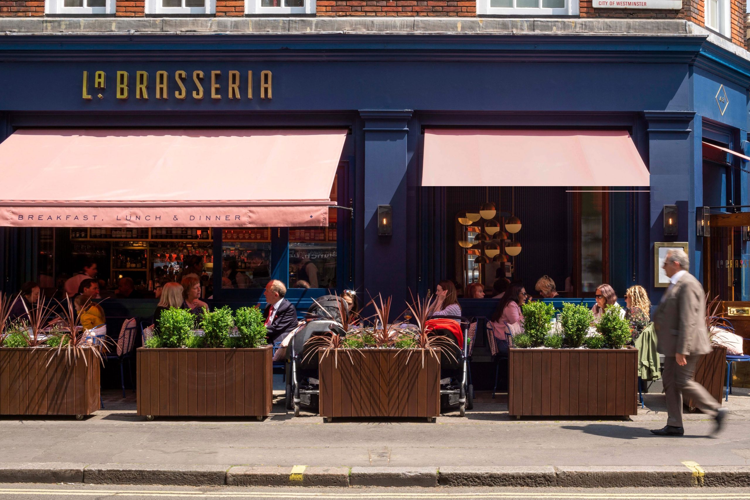 La Brasseria restaurant in Marylebone – EXTERIOR SIGNAGE